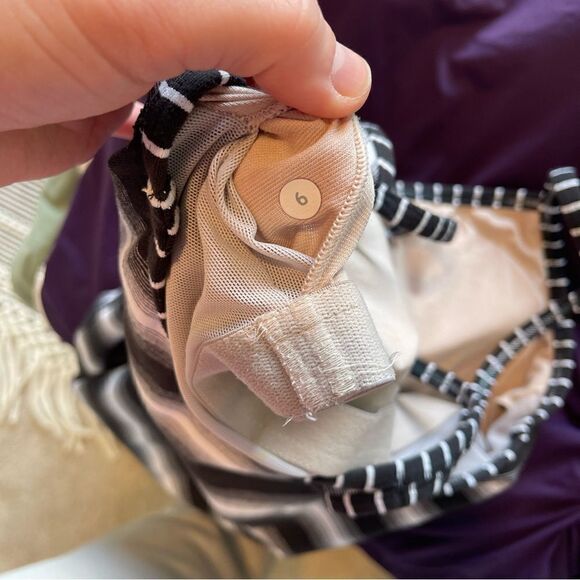 Lululemon Power Y Black and White Striped Tank Size 6 - Picture 5 of 5